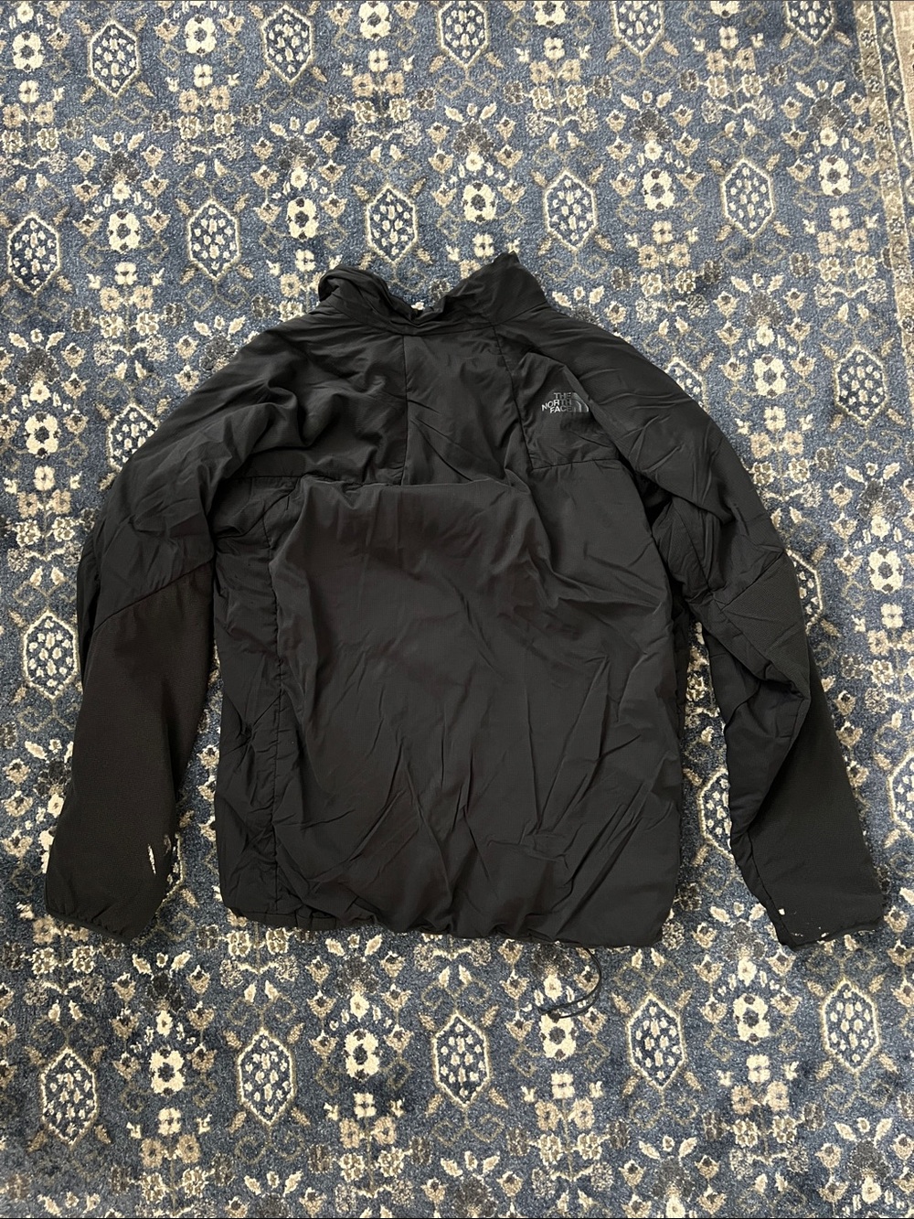The North Face Black Men's Insulated Puffer Jacket - Picture 6 of 8